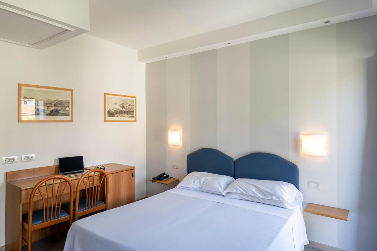 Hotel Beau Rivage Baveno Exterior foto