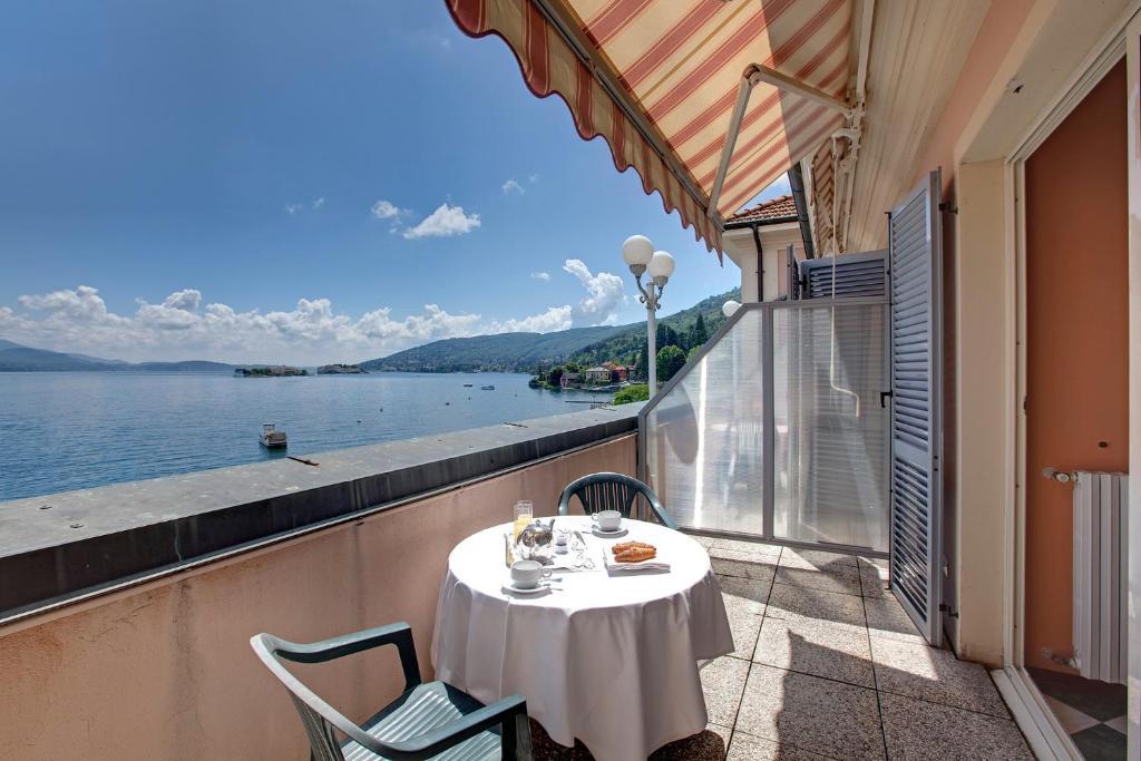 Hotel Beau Rivage Baveno Cameră foto