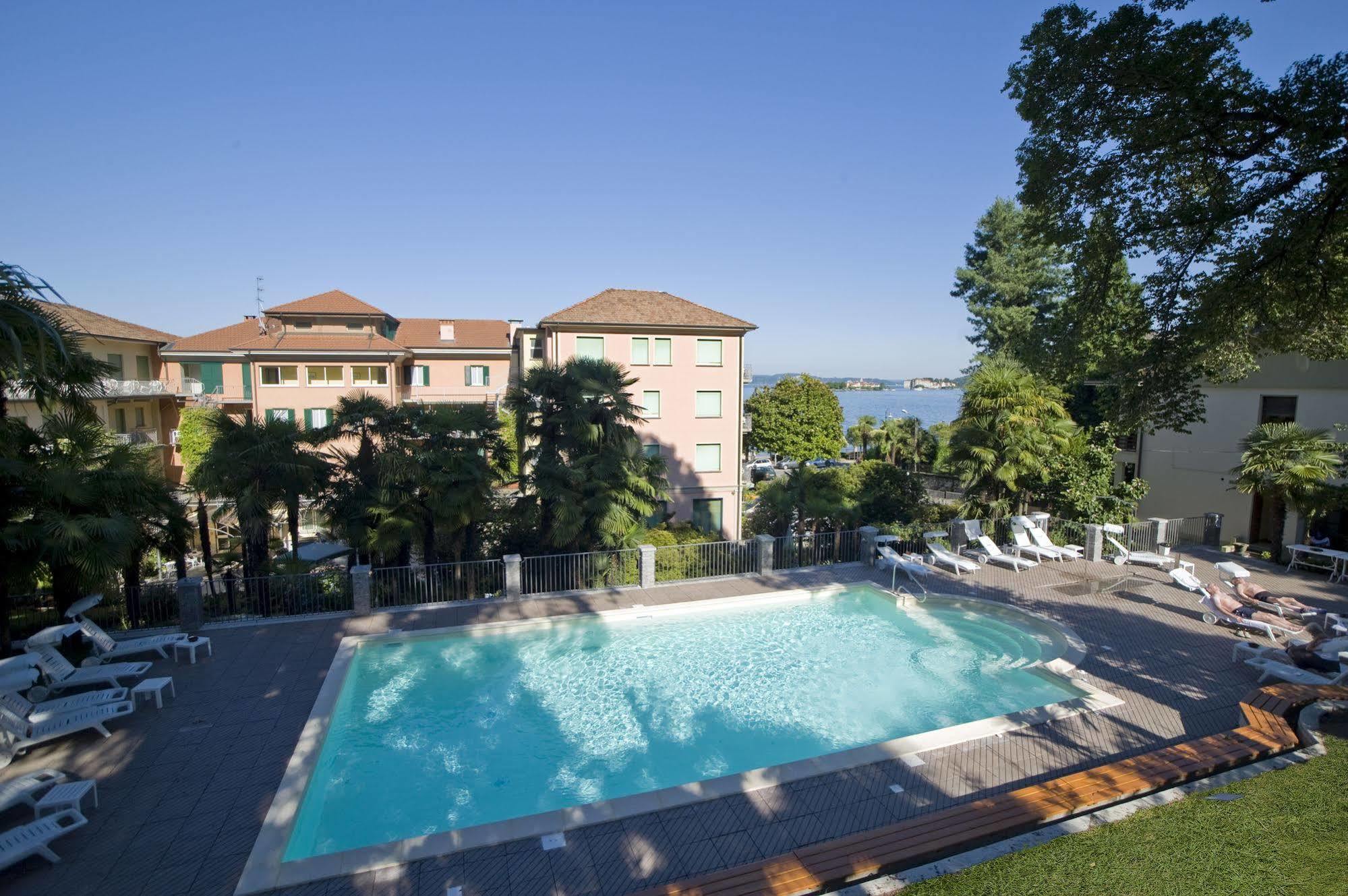 Hotel Beau Rivage Baveno Exterior foto